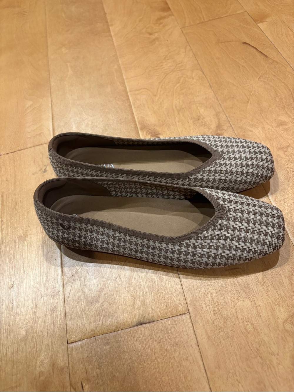 VIVALA Margot Square-Toe ballet flats
shoes houndstooth tan sz 41.5 10 new NWOT